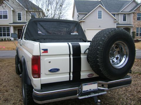 1991 Ford Bronco photo