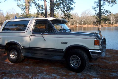1990 Ford Bronco photo