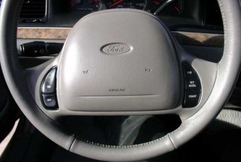 1999 Ford Crown Victoria photo