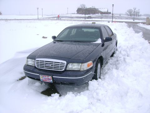 1999 Ford Crown Victoria photo
