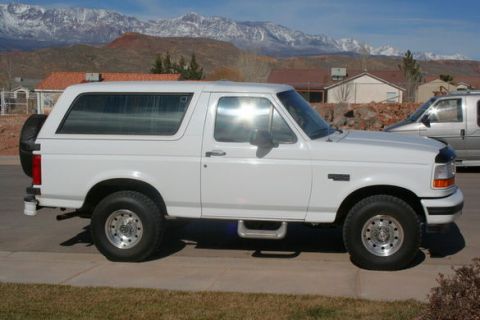 1995 Ford Bronco photo