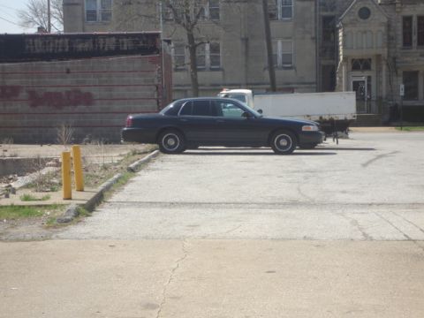 2000 Ford Crown Victoria photo