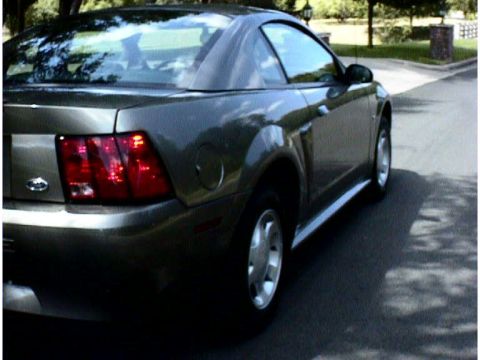 2001 Ford Mustang photo