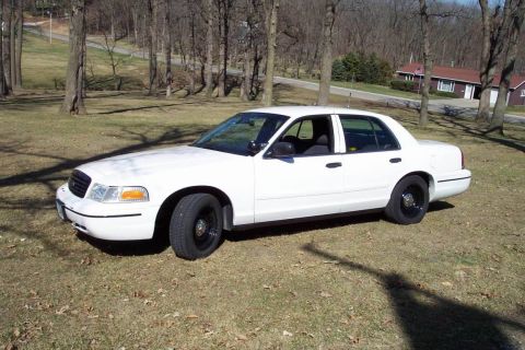 1999 Ford Crown Victoria photo