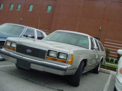 1998 Ford Crown Victoria photo