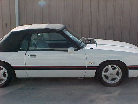 1989 Ford Mustang photo