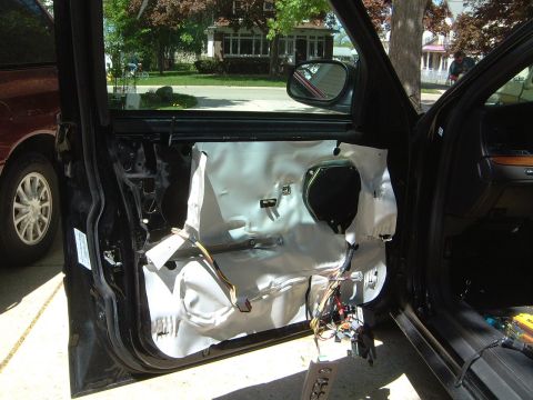 2003 Ford Crown Victoria photo
