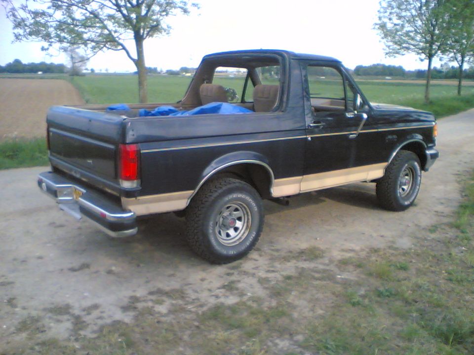 1988 Ford Bronco “Driving project / My best friend”