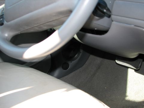2002 Ford Crown Victoria photo