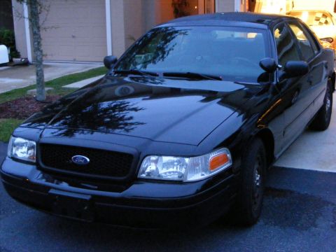 2005 Ford Crown Victoria photo