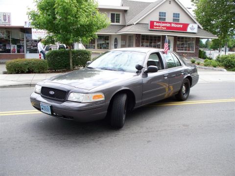 2000 Ford Crown Victoria photo