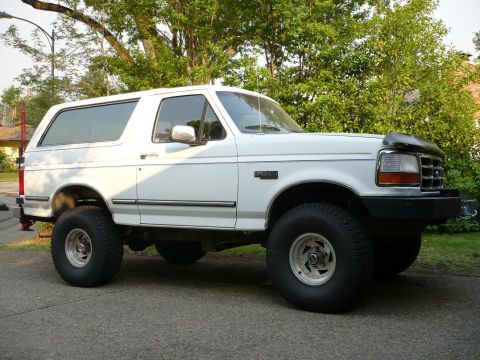 1992 Ford Bronco photo