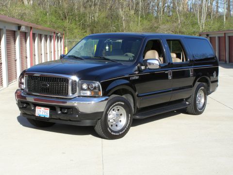 2000 Ford Excursion photo