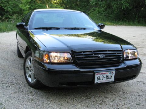 2003 Ford Crown Victoria photo