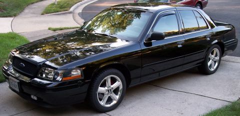 2001 Ford Crown Victoria photo