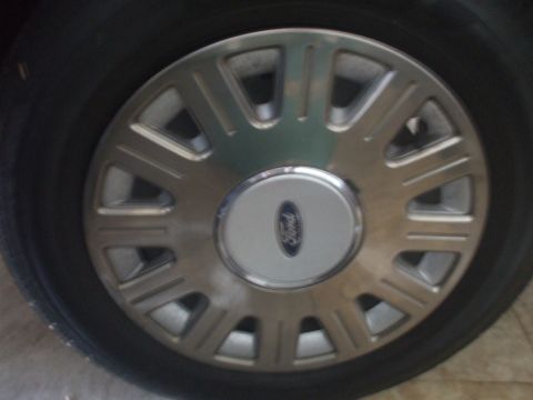 2003 Ford Crown Victoria photo