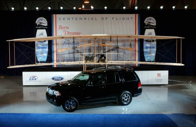 2004 Lincoln Aviator “Lincoln Aviator Kitty Hawk”