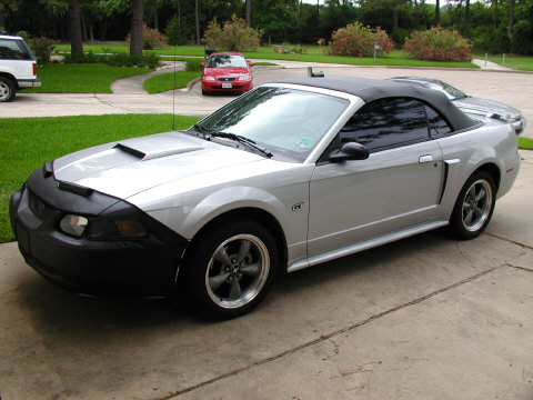 2002 Ford Mustang photo