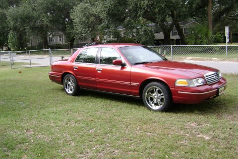 1999 Ford Crown Victoria photo