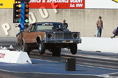 1975 Ford Granada photo