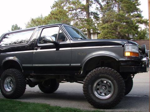 1992 Ford Bronco photo