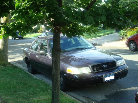 2001 Ford Crown Victoria photo