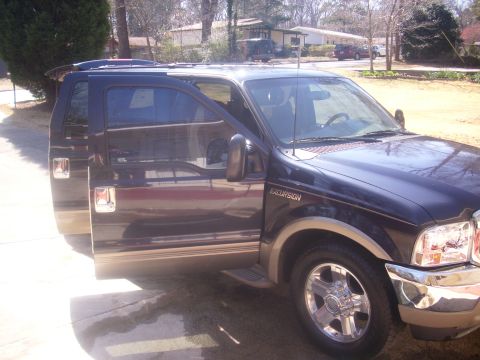 2000 Ford Excursion photo
