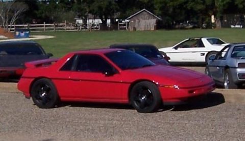 1988 Pontiac Fiero photo