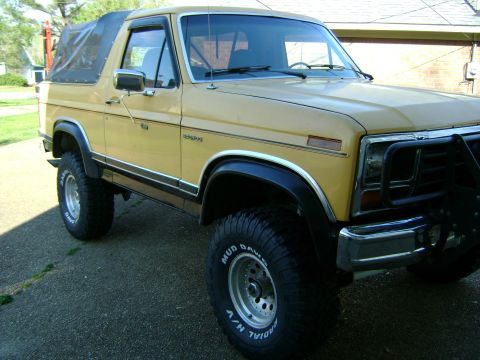 1982 Ford Bronco photo