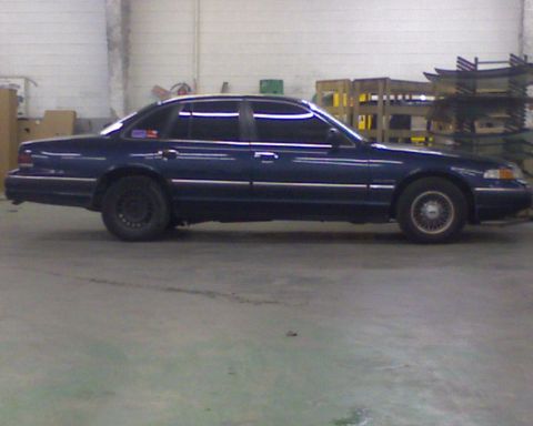 1993 Ford Crown Victoria photo