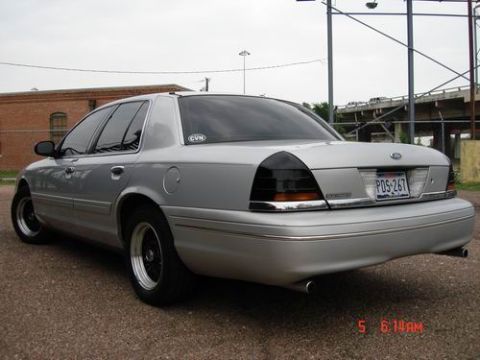 1998 Ford Crown Victoria photo