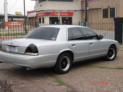 1998 Ford Crown Victoria photo