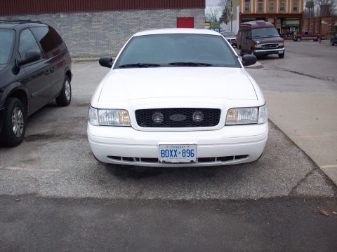 2003 Ford Crown Victoria photo