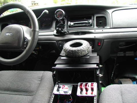 2003 Ford Crown Victoria photo