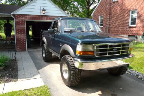 1995 Ford Bronco photo