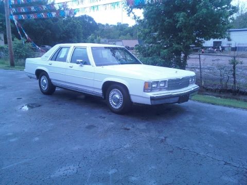 1987 Ford LTD Crown Victoria photo