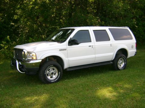 2000 Ford Excursion photo