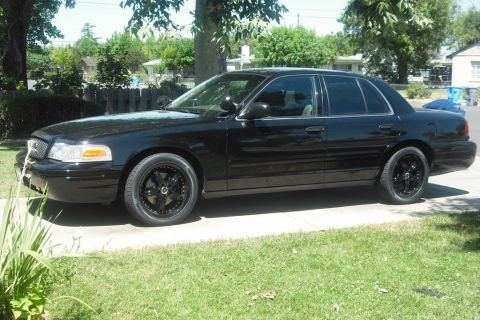 2003 Ford Crown Victoria photo