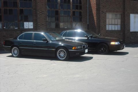 2003 Ford Crown Victoria photo