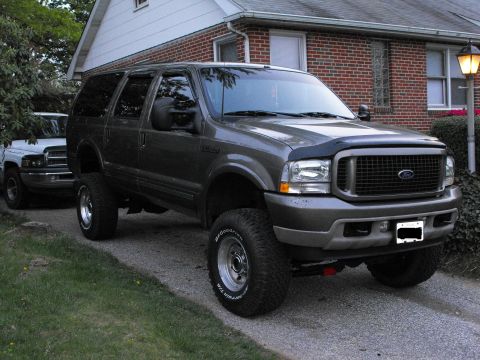 2003 Ford Excursion photo