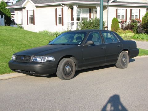 2003 Ford Crown Victoria photo