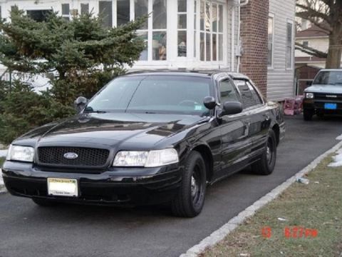 2002 Ford Crown Victoria photo