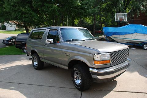 1995 Ford Bronco photo