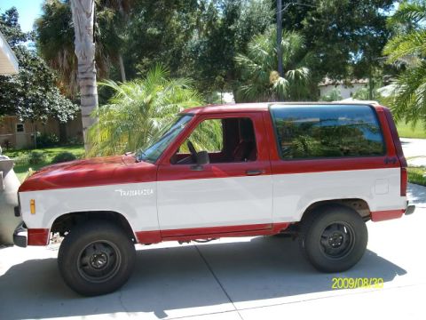 1985 Ford Bronco photo