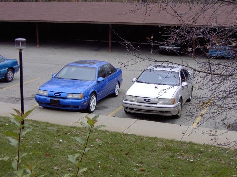 1991 Ford Taurus photo