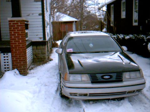 1989 Ford Taurus photo
