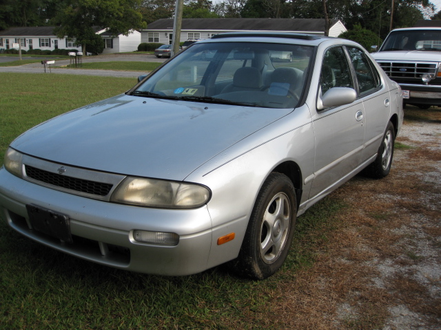1993 Nissan Altima “newbies”