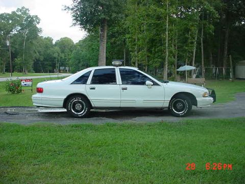 2003 Ford Crown Victoria photo