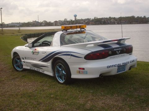 2003 Ford Crown Victoria photo