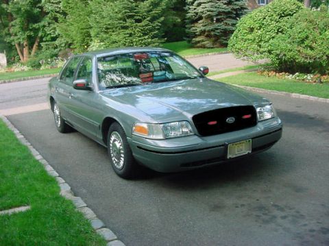 1999 Ford Crown Victoria photo